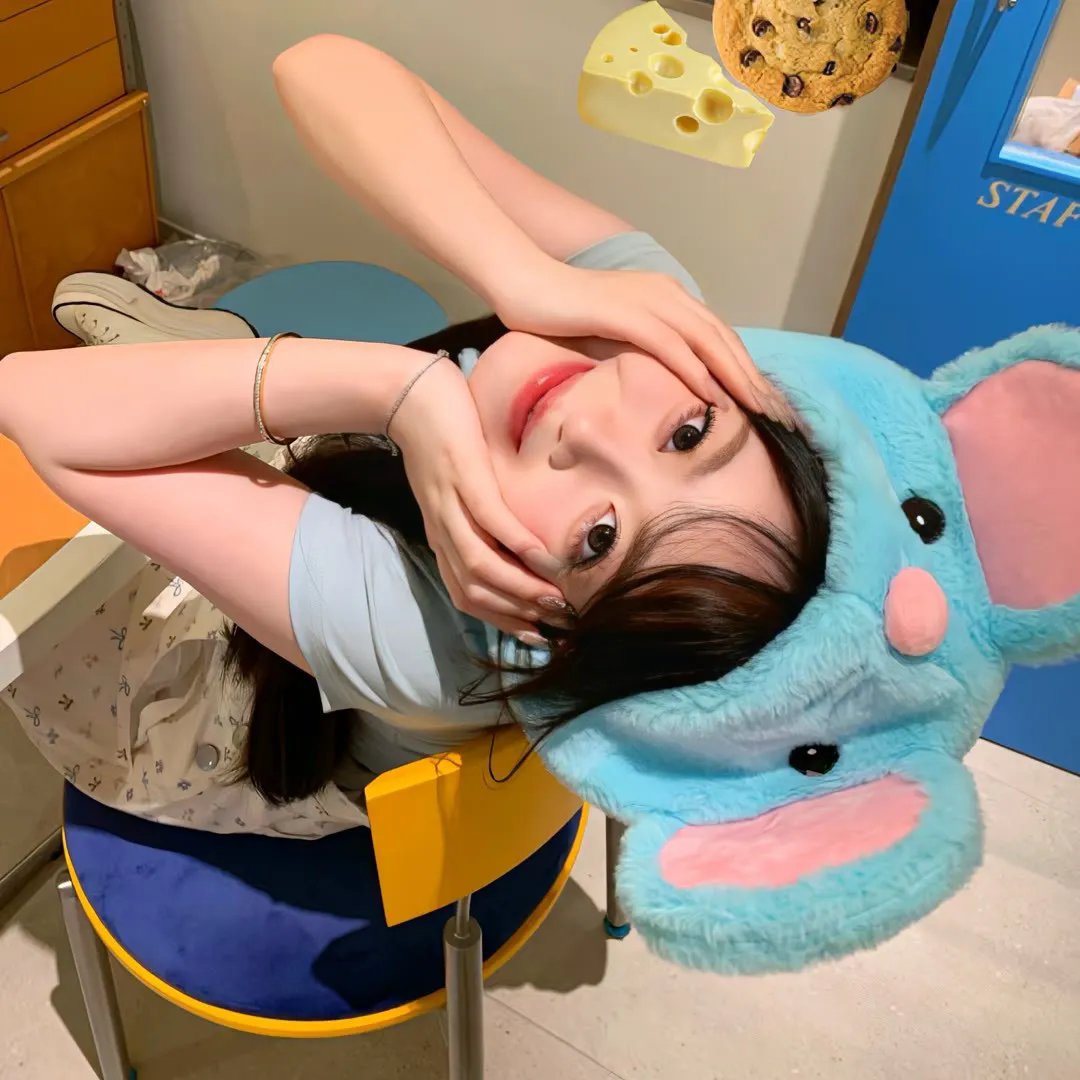 橙色女孩